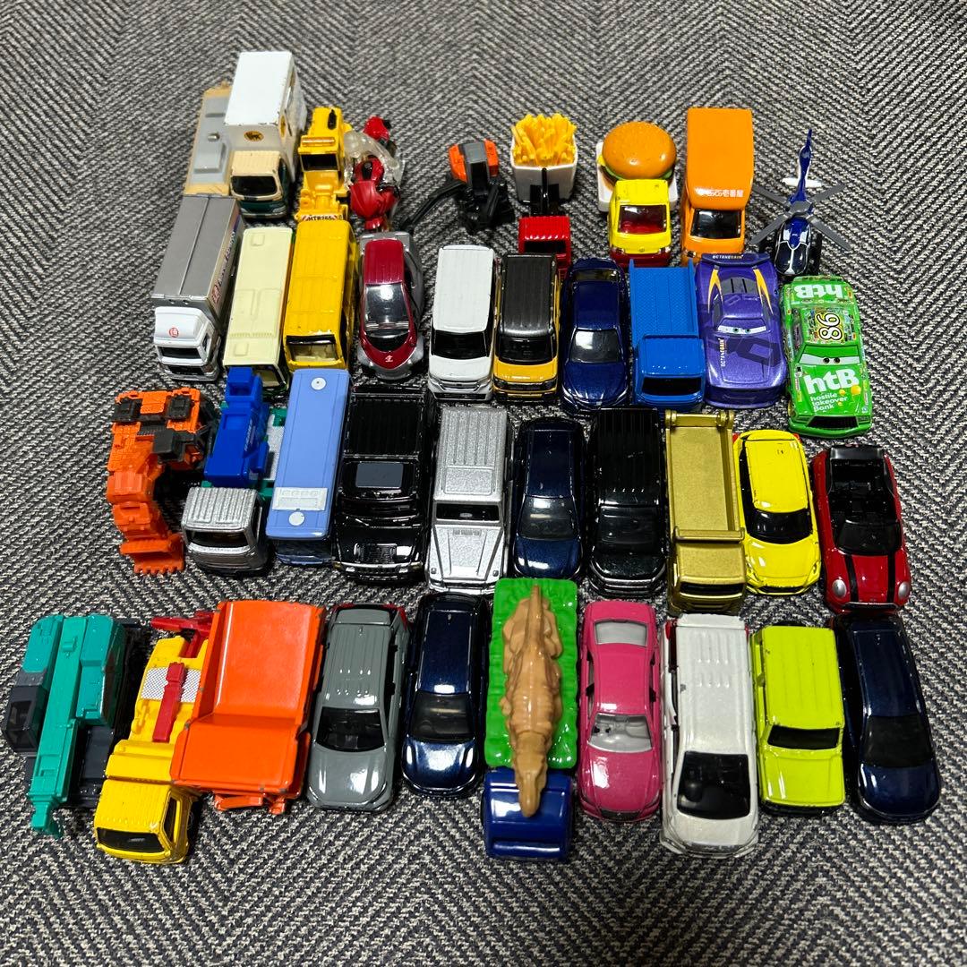 トミカ まとめ売り 39台 - メルカリ
