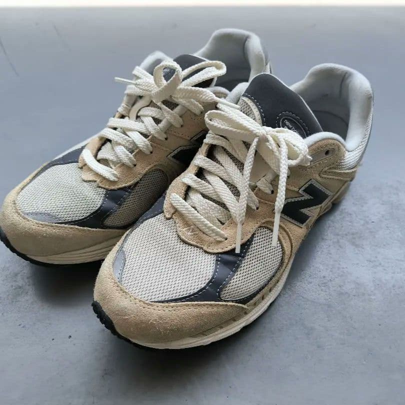 New Balance 2002RFA 27.5 ベージュ/グレー - メルカリ