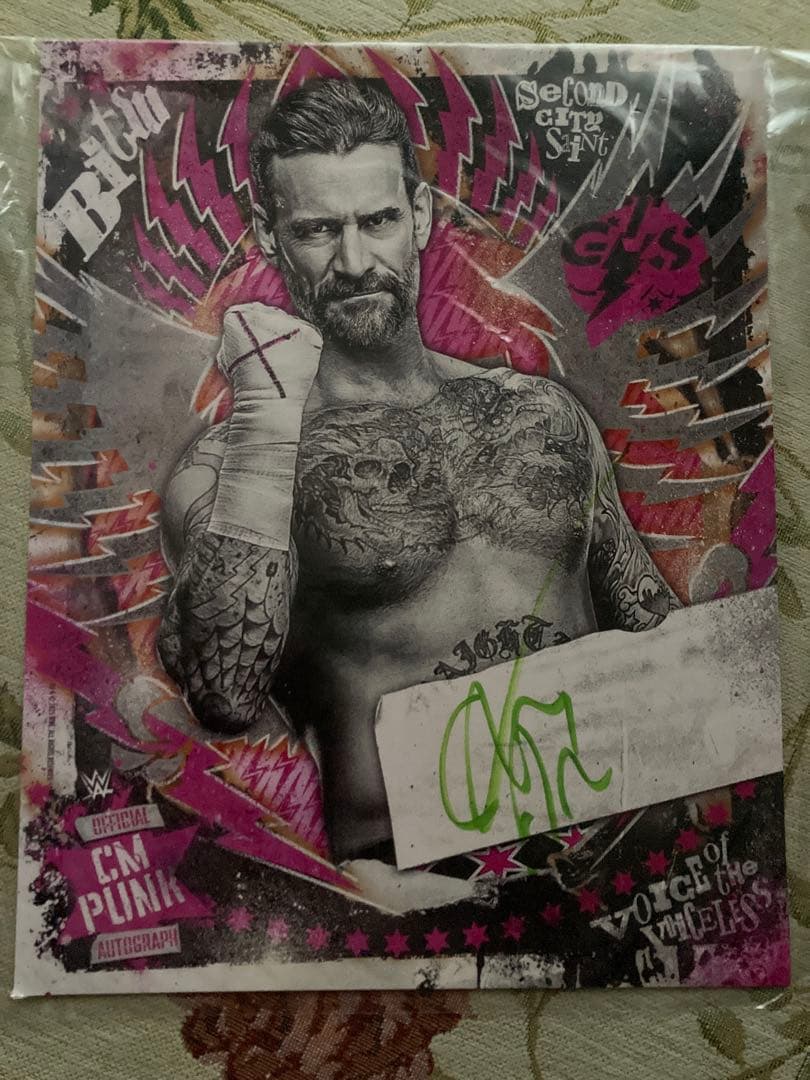 CMパンク 直筆サイン入フォト　2025WWE日本公演公式グッズ　CM PUNK Official CM Punk Signed 11x14 Photo WWE Raw Voice Of The Voiceless