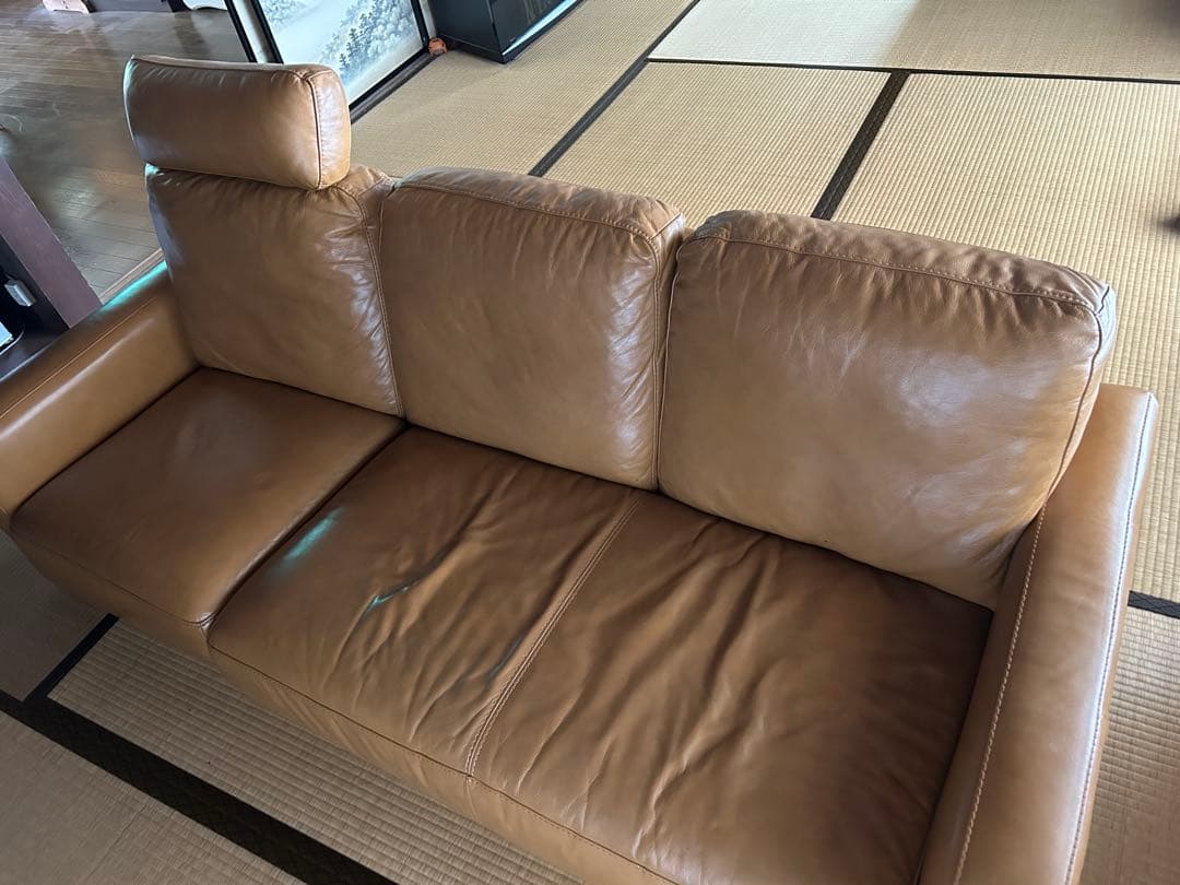 ブラウンレザー 3人掛けソファ ヘッドレスト付き