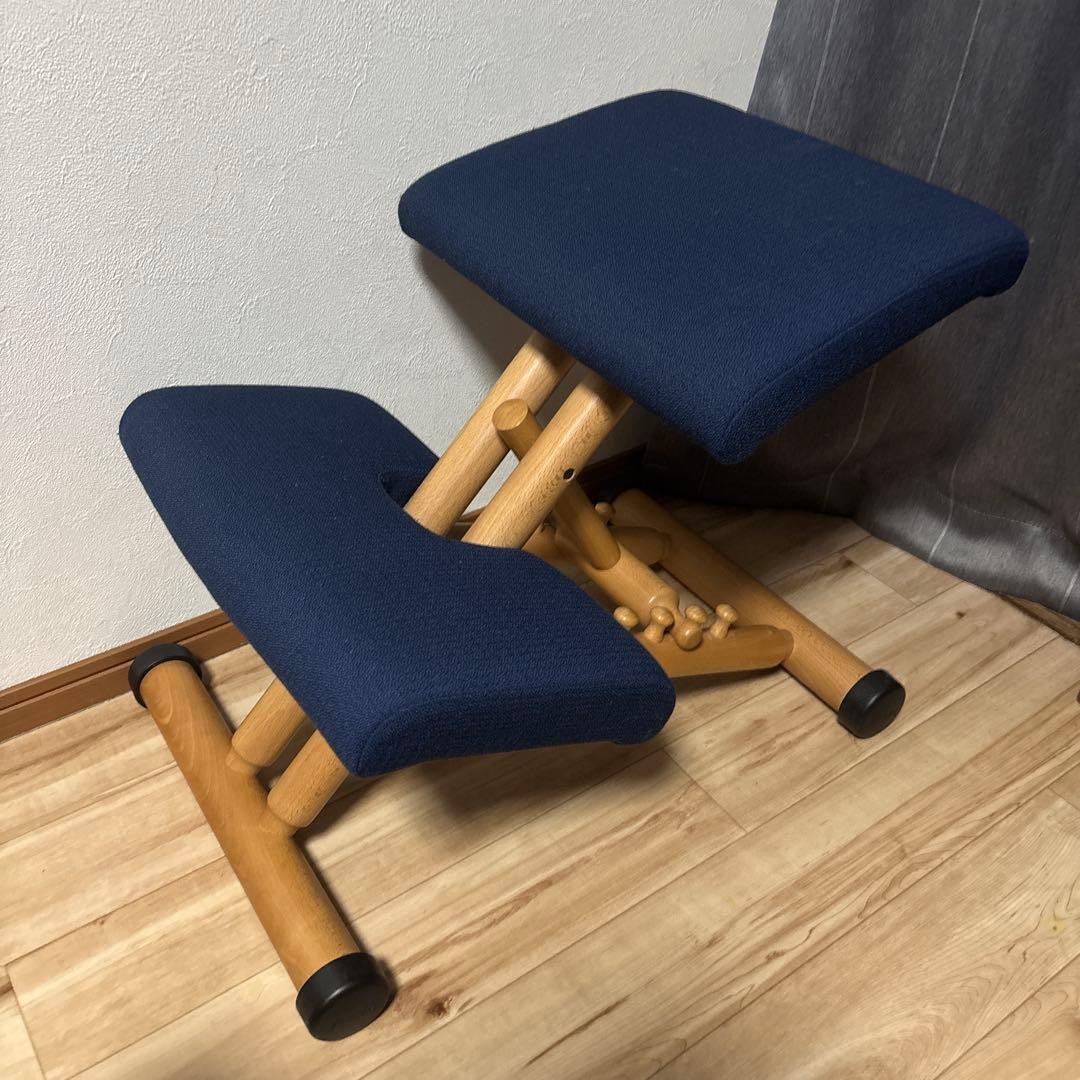 balans バランスチェアVARIER ネイビー　美品　最安値