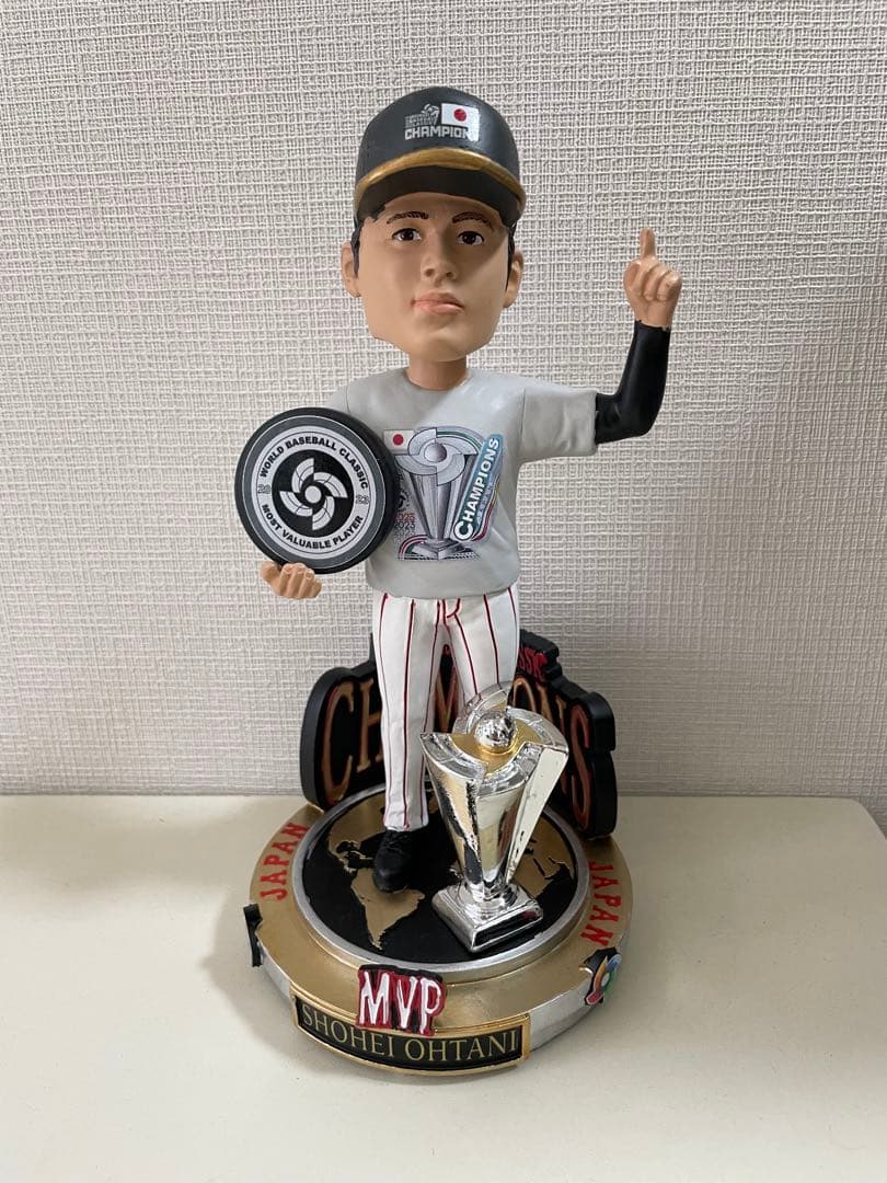 大谷翔平【123個限定】ボブルヘッド WBC 優勝トロフィー MVP盾 - メルカリ