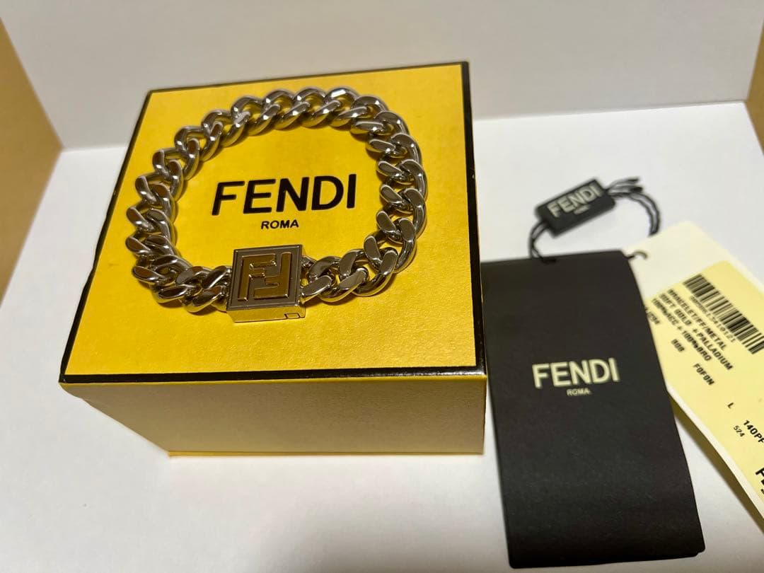 【美品】【最終値下げ】FENDI FF ロゴ　ブレスレット　シルバー　Lサイズ