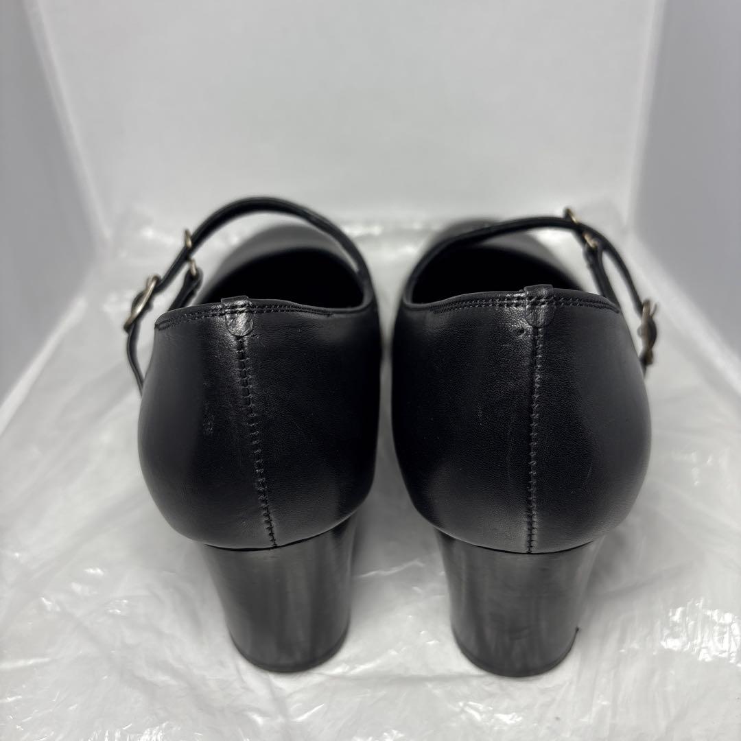 ZUCCOTTOクラシカル ストラップパンプス