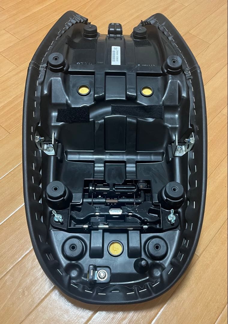Z900RS 2024年式(8BL) 純正シート ブラック - メルカリ