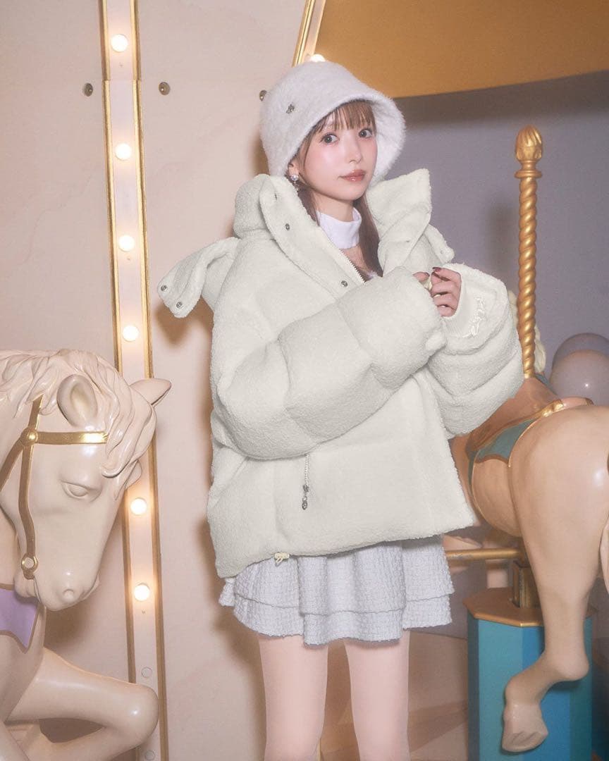 ミシェルマカロン フード付きホワイトダウンジャケット ホワイトダウンジャケット フード付き ミシェルマカロン ショート