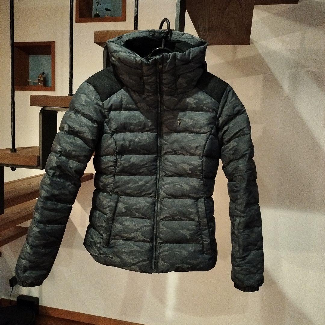 PeakPerformance　迷彩グレー スキー、スノーボードジャケット PeakPerformance 迷彩グレー スキー、スノーボードジャケット スキー