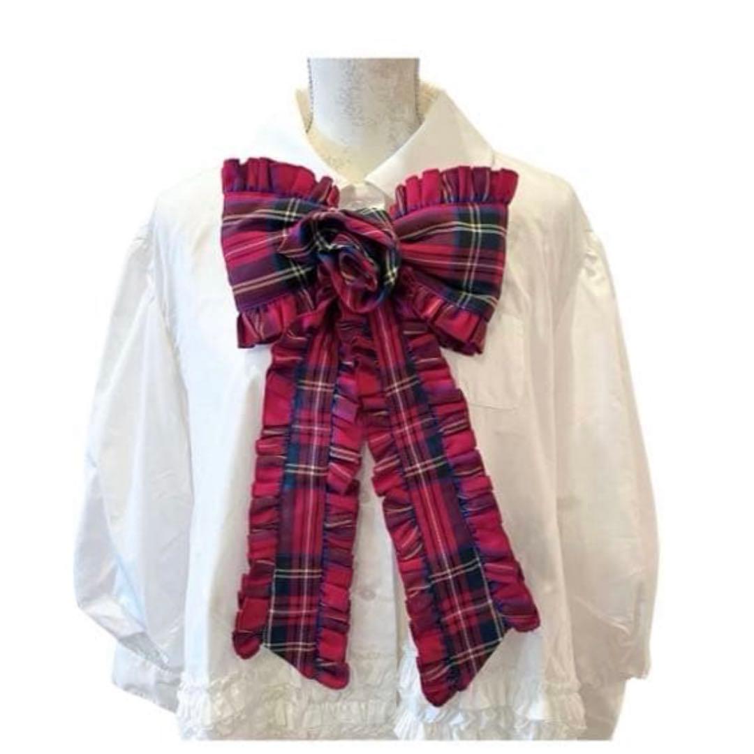 HEIHEI リボンローズブローチ　RED オリジナルブローチ『藪椿 YABU TSUBAKI』Red / White – ホテル椿山荘