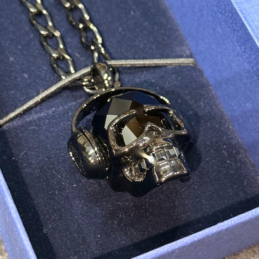 スカル型ブラックネックレス