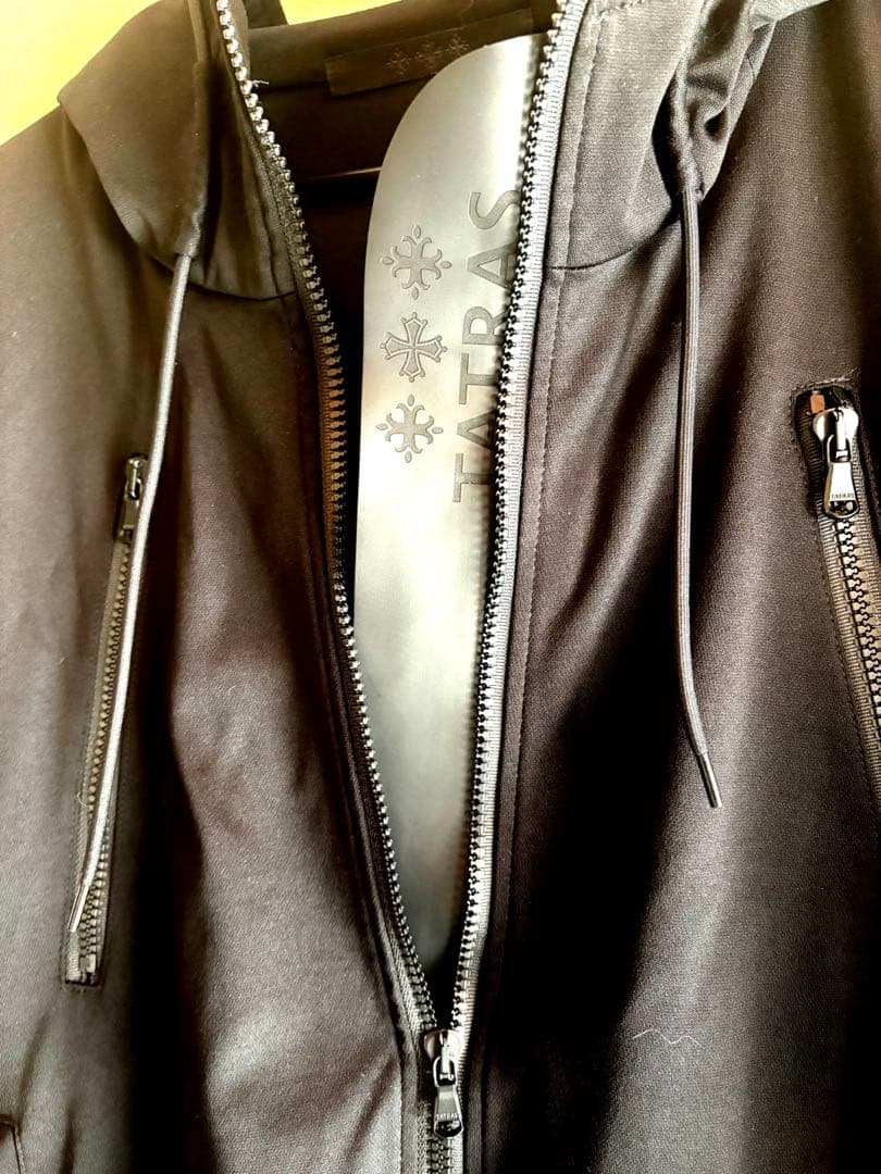 極美品　TATRAS タトラス ブラック パーカー ブルゾン