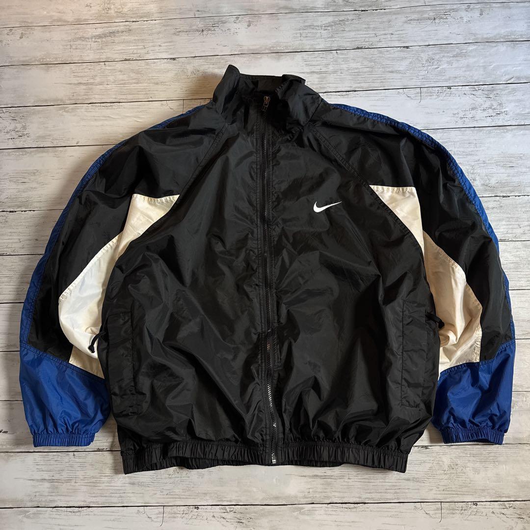 ヘ*子様 90s NIKE ナイロンジャケット バックロゴ 刺繍ロゴ 黒 白 青