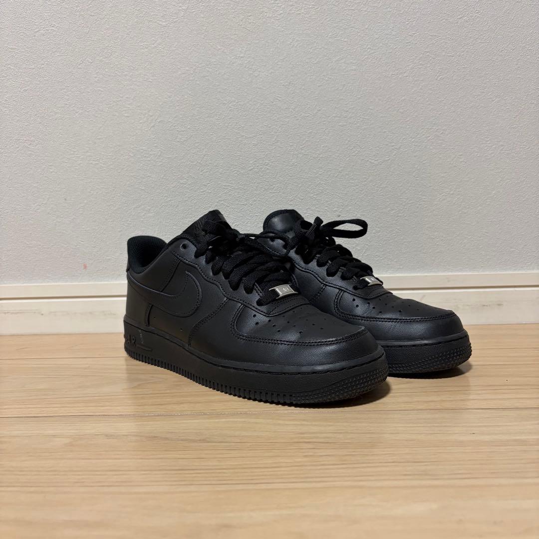 【極美品】 NIKE エアフォース1 07 ブラック 26.5㎝