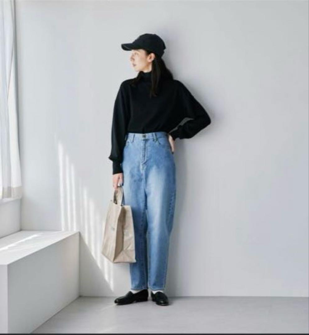 美品　カジュアルすぎない大人顔　新定番のテーパードデニム