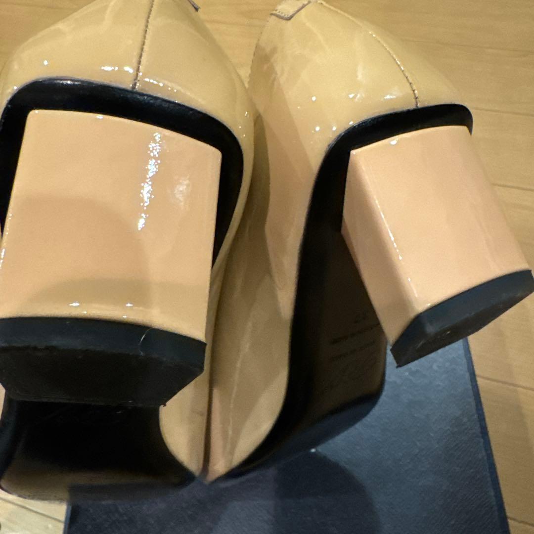 激美品！Roger Vivier ベージュ スクエアトゥパンプス 中ヒール - メルカリ