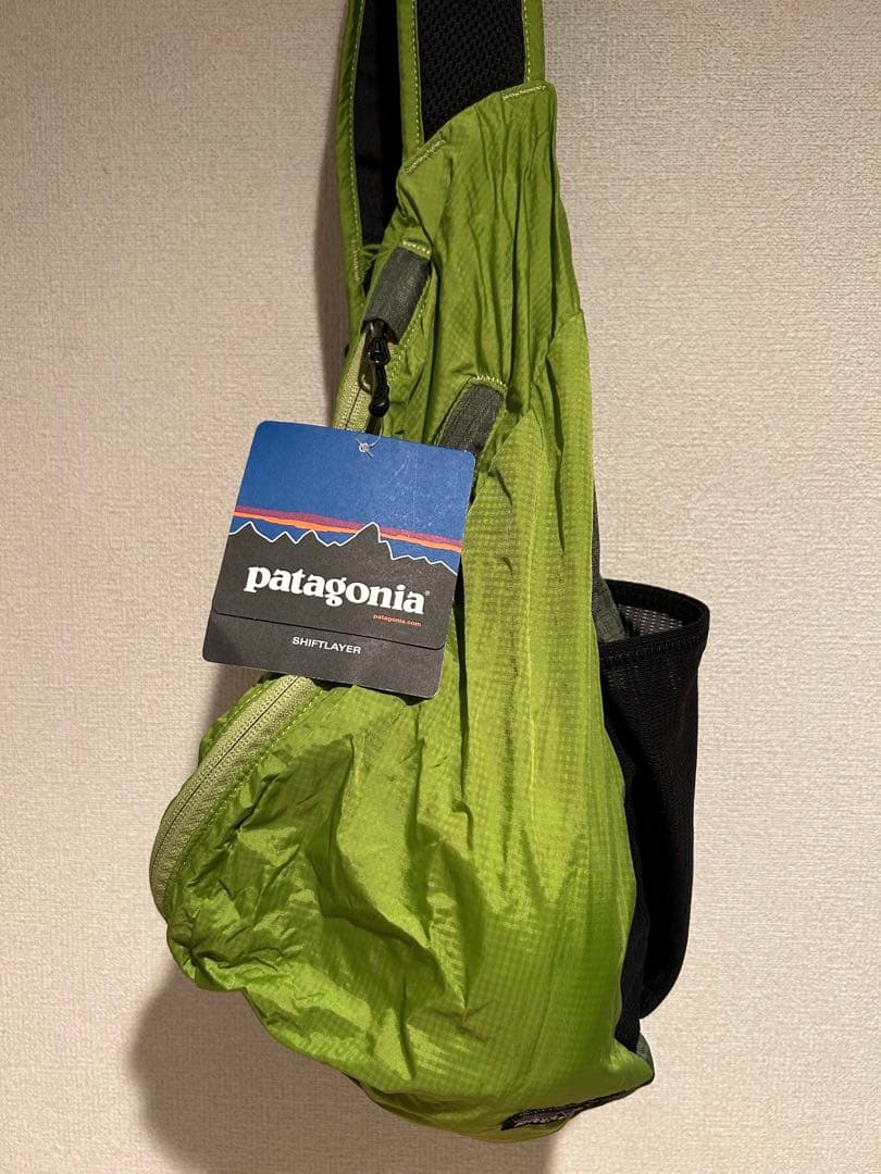 【希少】【新品】patagonia ボディバッグ グリーン