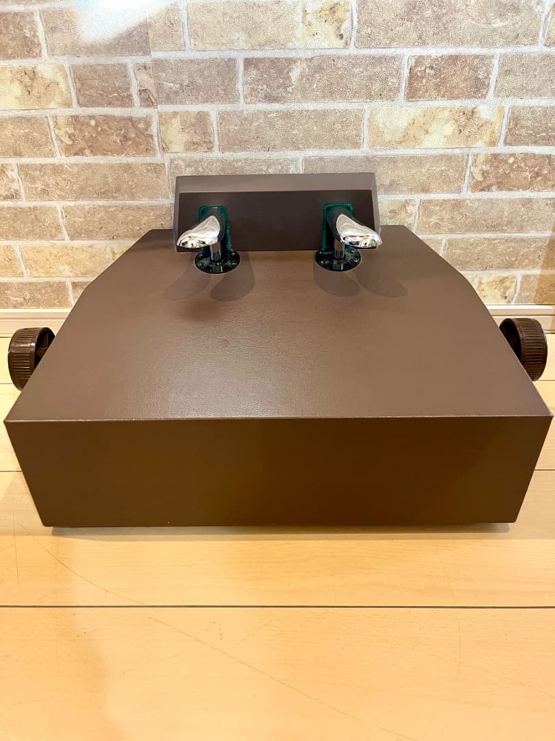 ピアノ補給ペダル（メーカー:イトマサ／品番:P33）、ブラウンの鍵盤楽器用機材 イトマサ P-33+(プラス) 茶 ピアノ補助ペダル | 島村楽器オンラインストア