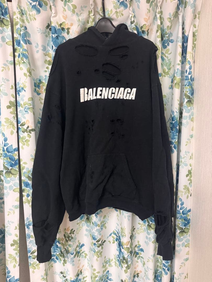 BALENCIAGA ブラック デストロイパーカー XS ダメージ加工 BALENCIAGA ブラック デストロイパーカー XS ダメージ加工 - メルカリ