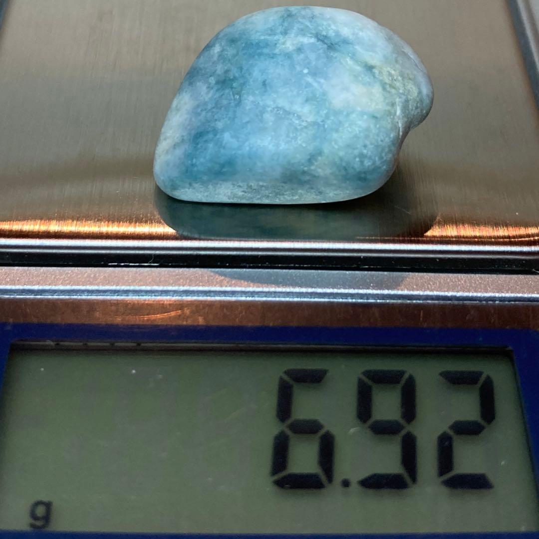 糸魚川翡翠 入りコン沢 青翡翠 原石 6.9g - メルカリ