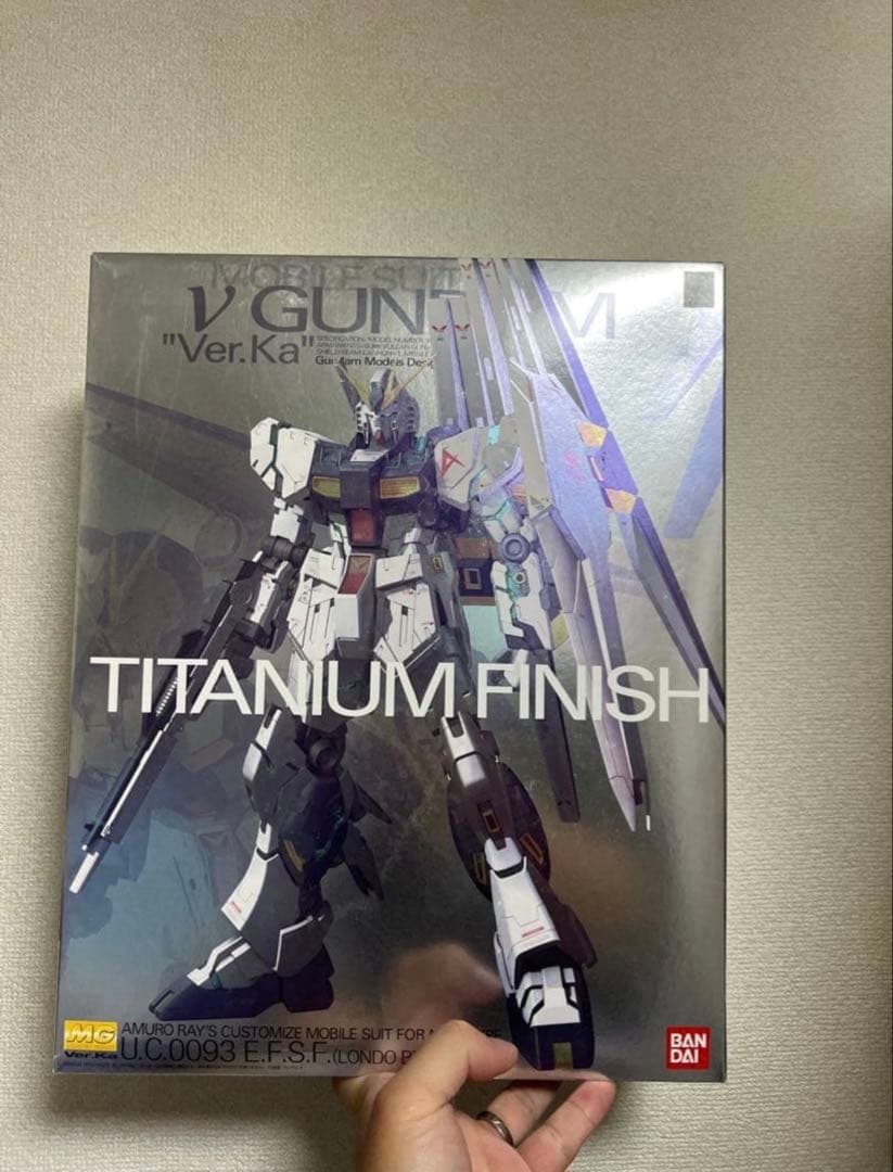 MG 1/100 νガンダム Ver.Ka チタニウムフィニッシュ