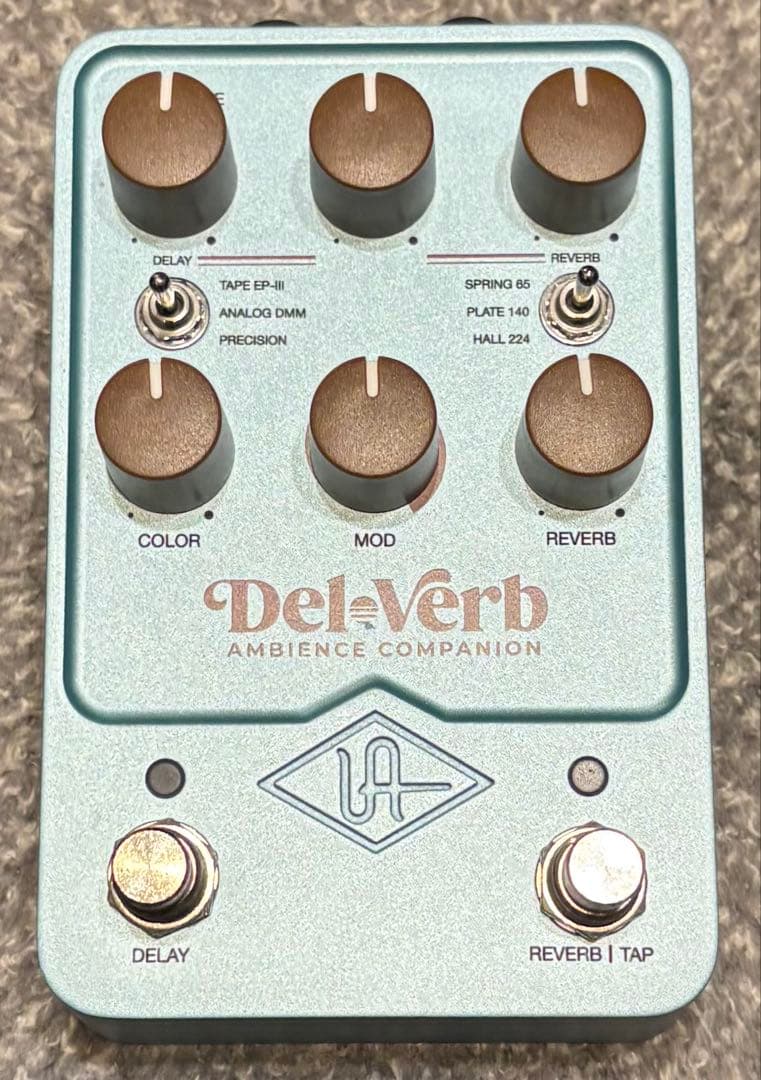 ギター UAFX Del-Verb