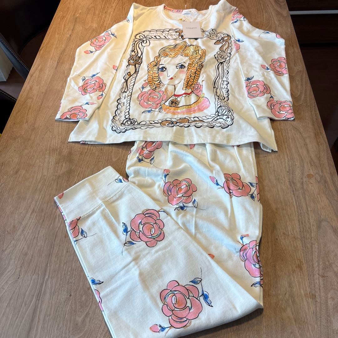 ツモリチサト＜額縁の“マリー”さん＞パジャマ 上下セット　Mサイズ　ホワイト