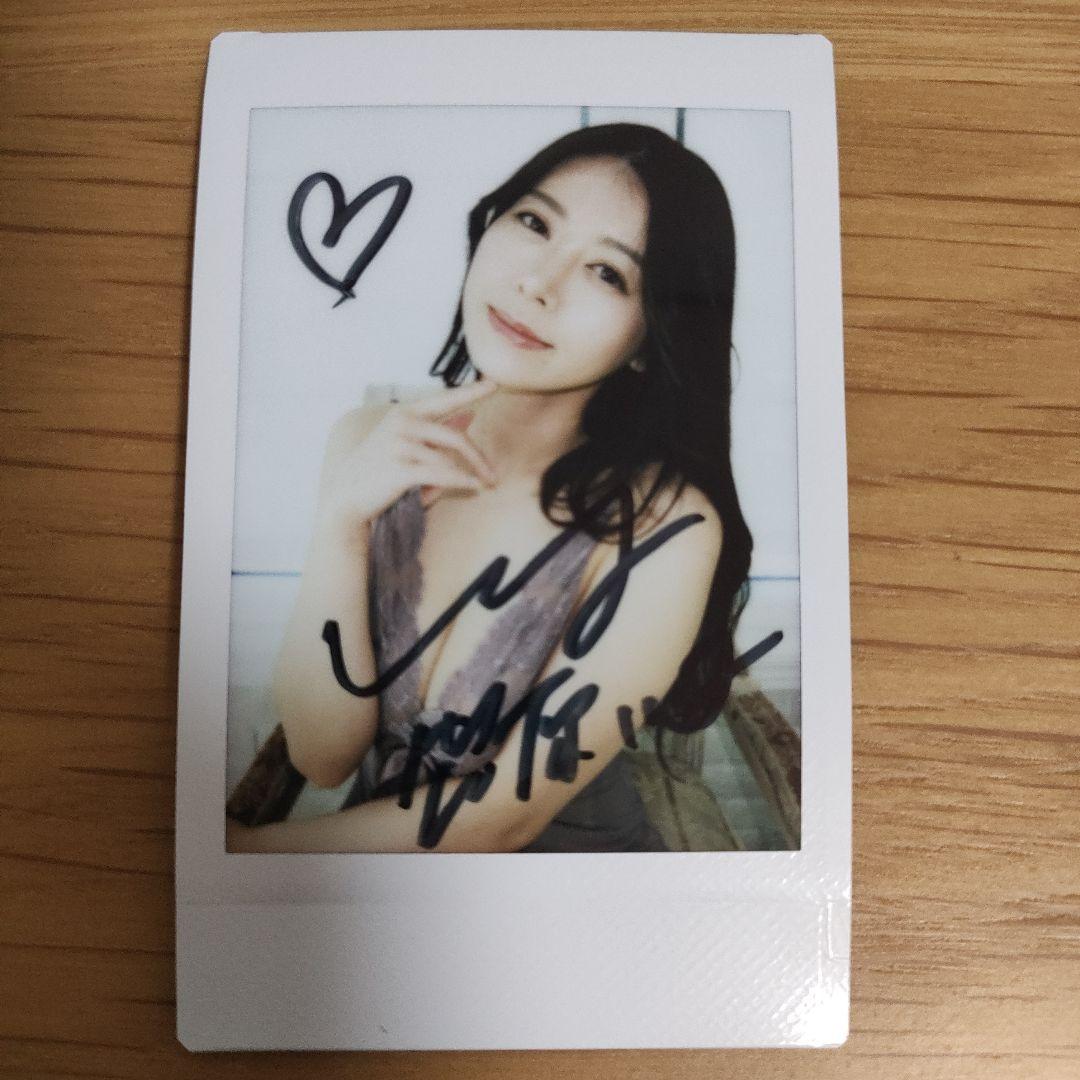 篠原いよ 直筆サイン入りチェキ - メルカリ