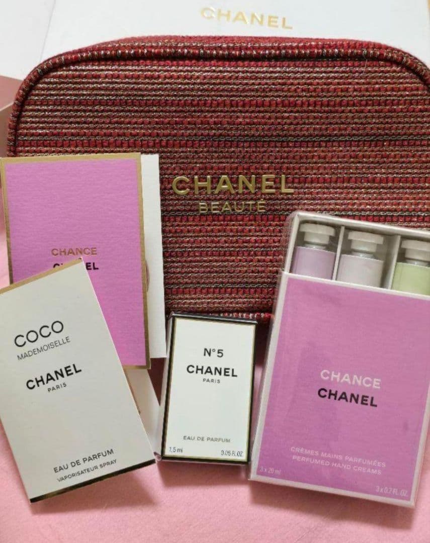 CHANEL【新品】シャネルチャンスクレームマン◇クリスマス ノベルティポーチ