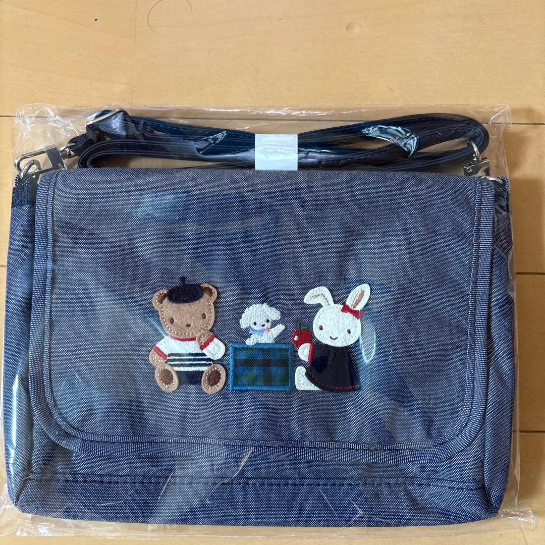 新品未使用未開封　familiar ウォレットショルダー