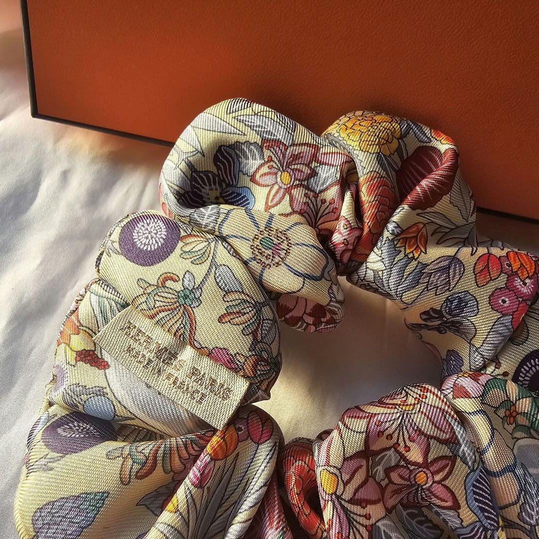 新品未使用】 HERMES エルメス クラウディア シュシュ ベージュ 花柄