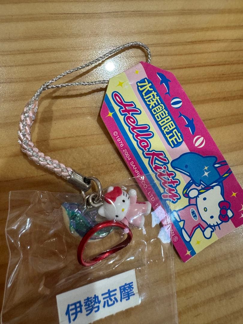 ご当地 キティ 水族館限定 イルカショー 根付け ストラップ - メルカリ