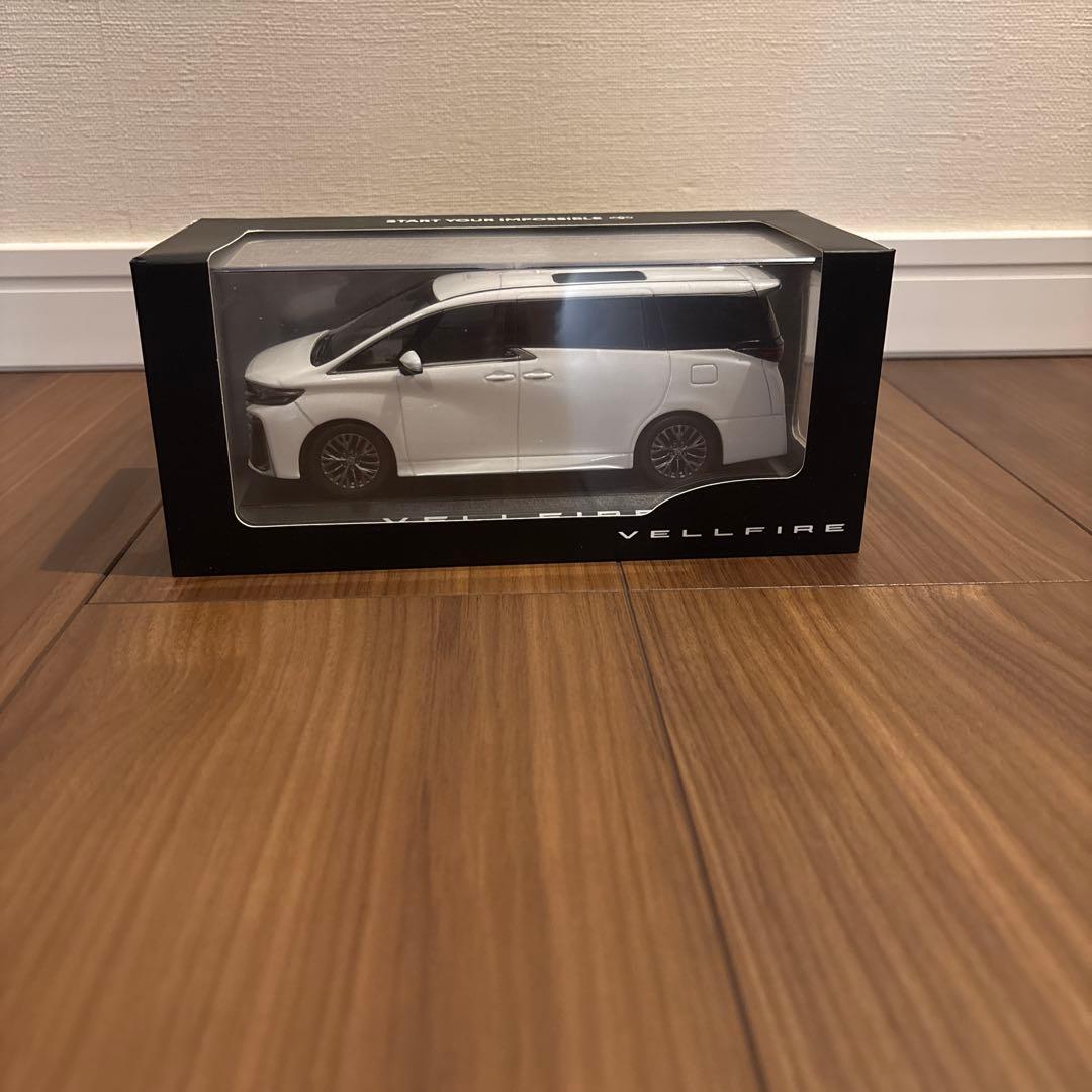 非売品】トヨタ ヴェルファイア プラチナホワイトパール 1/30 ミニカー