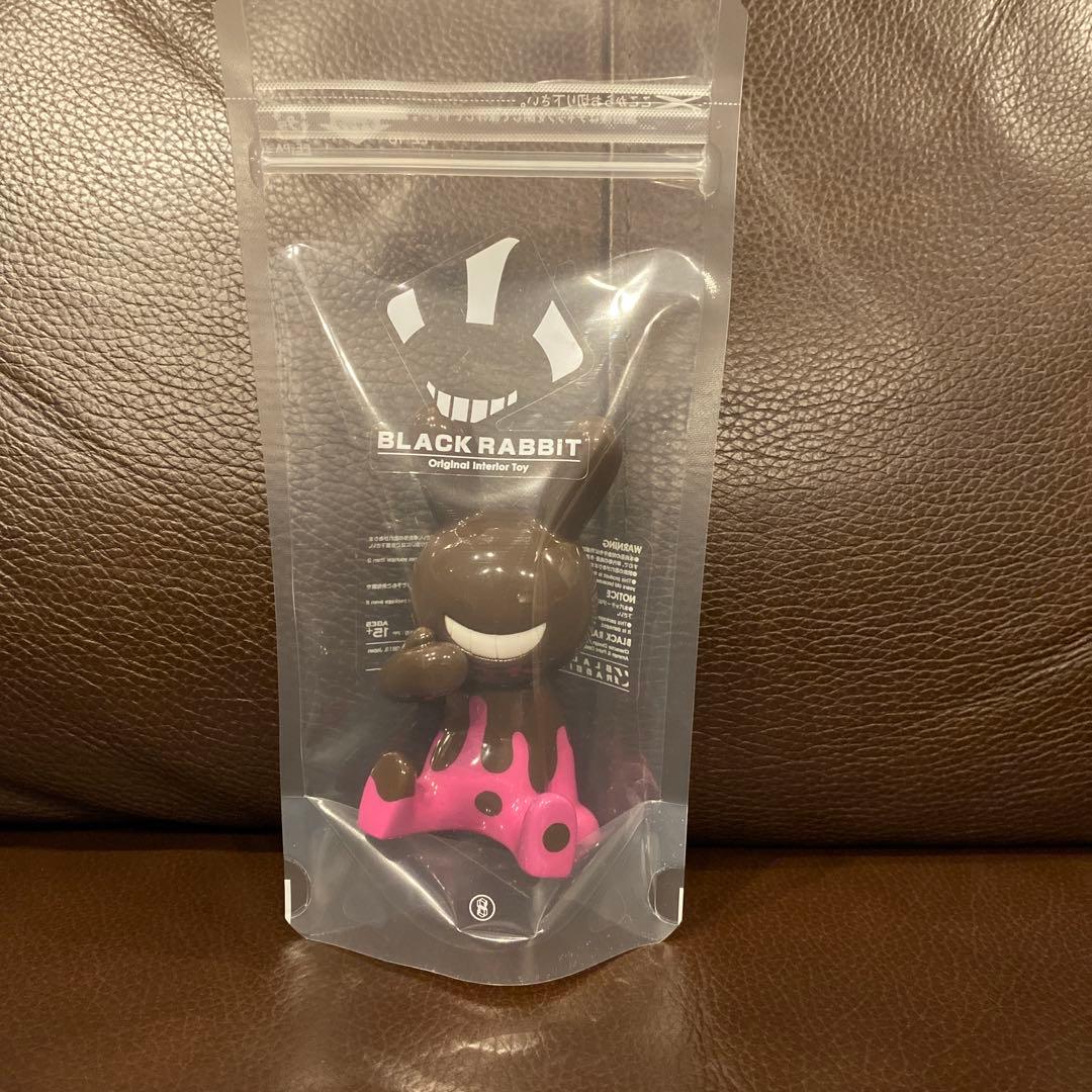 ブラックラビット　いちごチョコ BLACK RABBiT ブラックラビット いちごチョコ - メルカリ