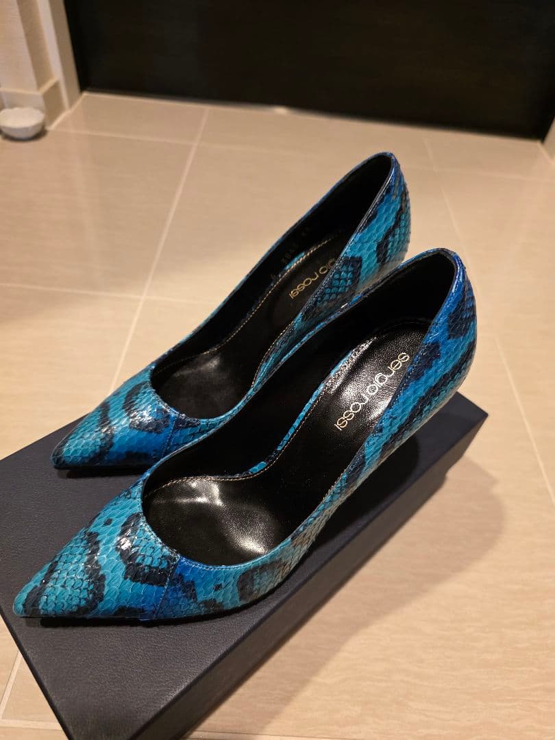 セルジオロッシ★パンプス　裏張り済み37