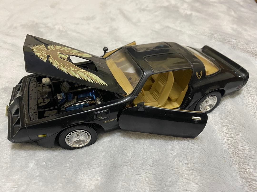 ミニカー 1979 PONTIAC FIREBIRD 1/18