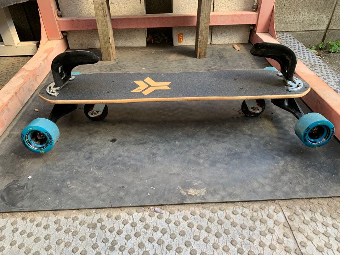 フリーボード(スノーボー陸トレ) freeb_16_mountainee.jpg