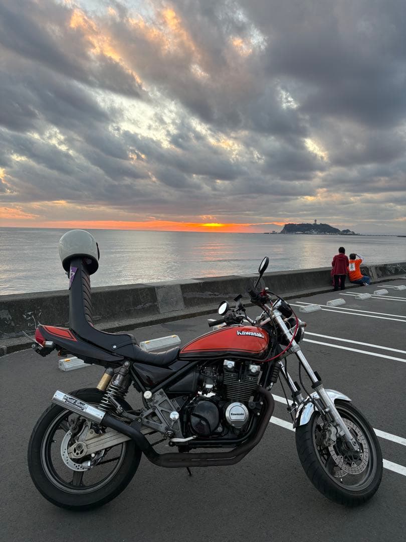 ゼファーχ 三段シート