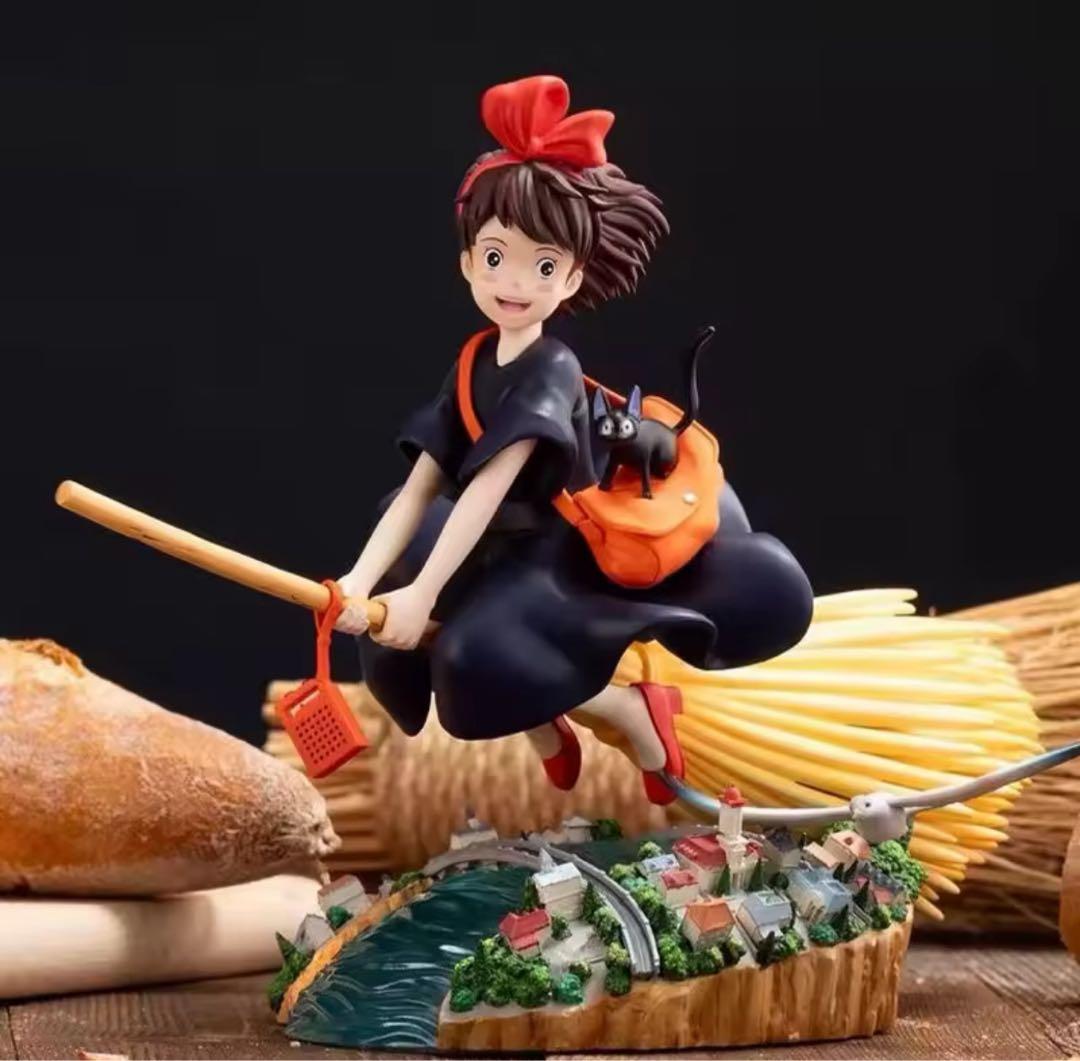 魔女と猫箒飛ぶフィギュア箱付き未使用未開封