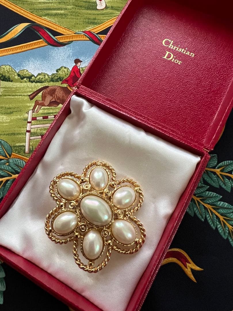 アンティーク☆クリスチャン　ディオール☆Dior☆パールデザイン　ブローチ