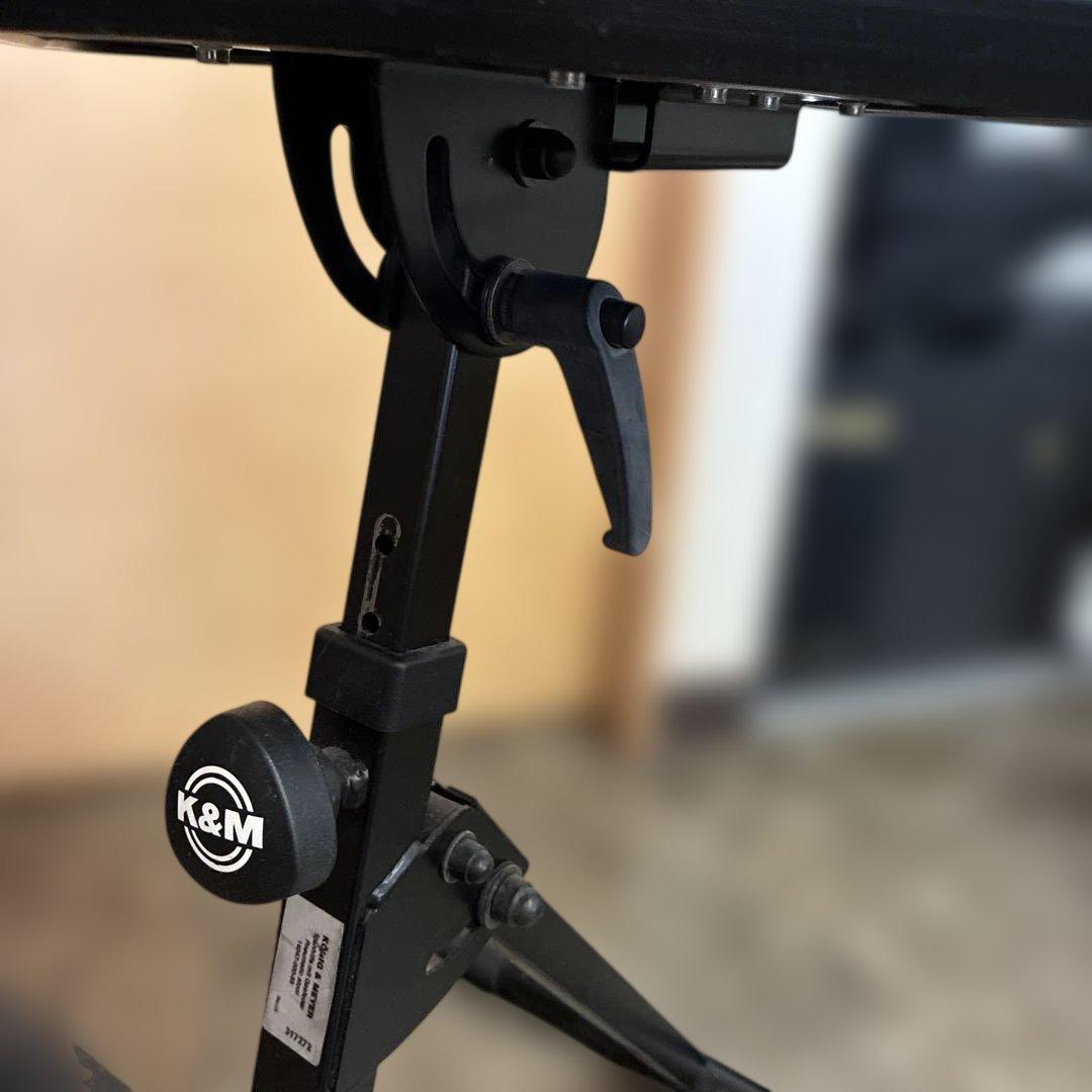 ケーアンドエム K&M 14047 スツール 背もたれ付き ギター演奏用 椅子