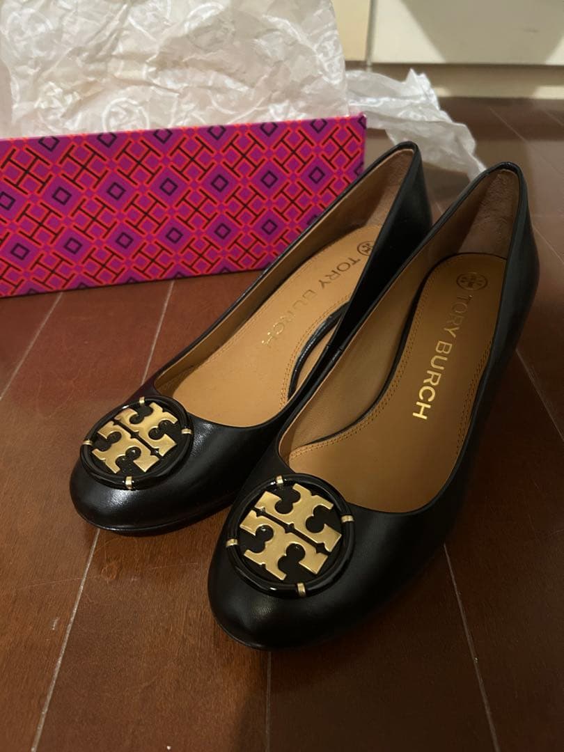 TORY BURCH 黒 レザー パンプス