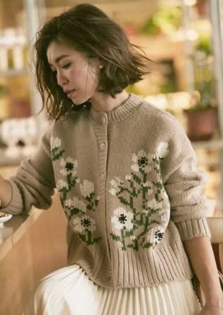 seventen フラワー刺繍ニットカーディガン(ベージュ)