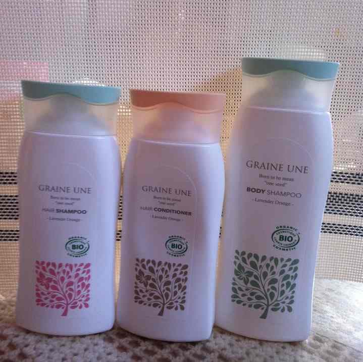 グレーヌ アン セット コサージュ付きJLシルクのアンサンブル 11号・ブラック｜東京