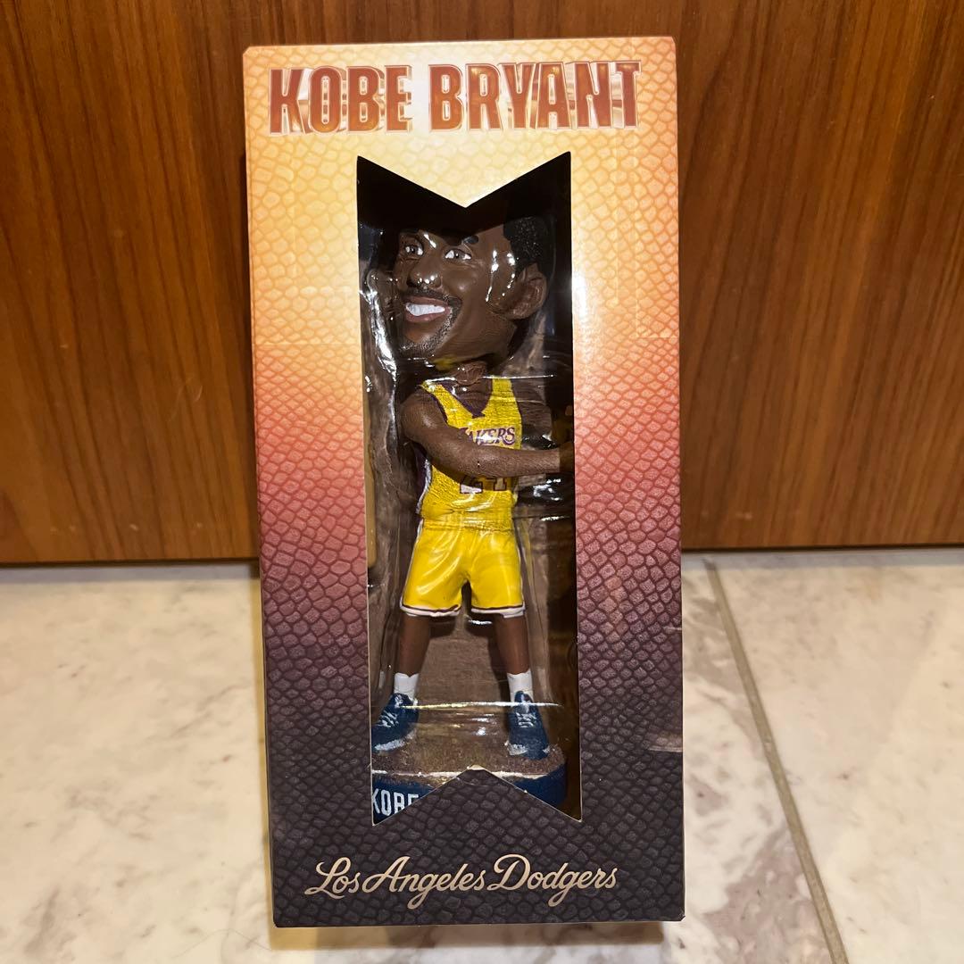 コービーブライアント　ボブルヘッド 8/8ドジャースタジアム限定　非売品