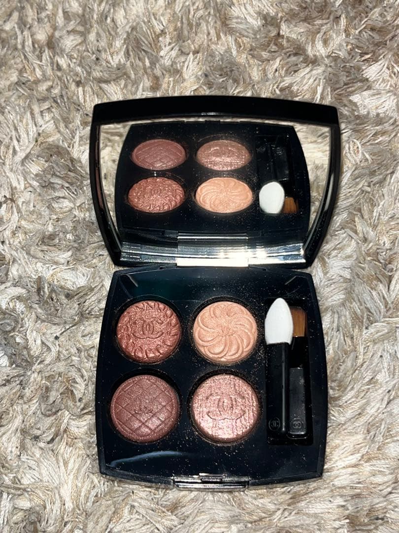 ブラウン系アイシャドウパレット