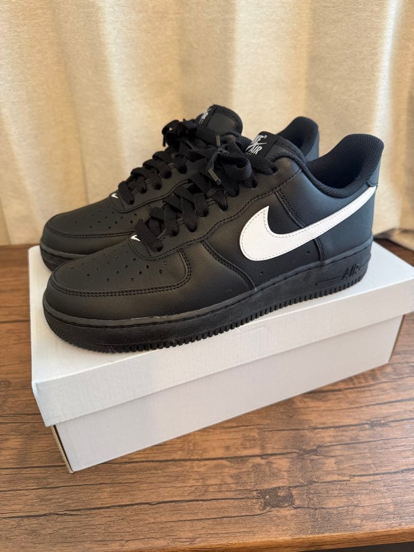 新品未使用品　Nike Air Force 1 ブラック/ホワイト