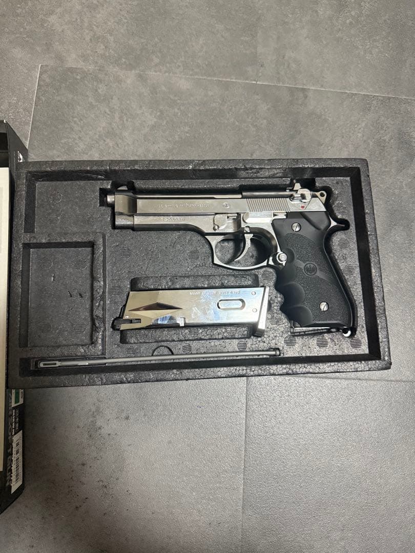 東京マルイ M92F クロームステンレス ガスガン　ガスブローバックガン