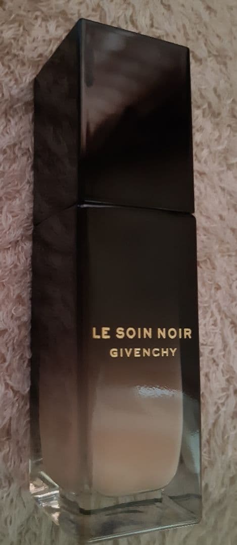 GIVENCHY　ソワン　ノワール　セラム　ファンデーション　10