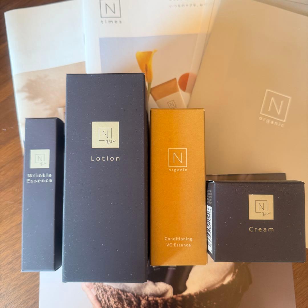 NオーガニックVie ローション クリームリンクルパックエッセンス豪華4点セット