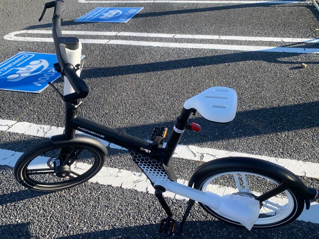 新品HONBIKE 電動アシスト自転車PLUS 黒白(カゴ、空気入れ付き)