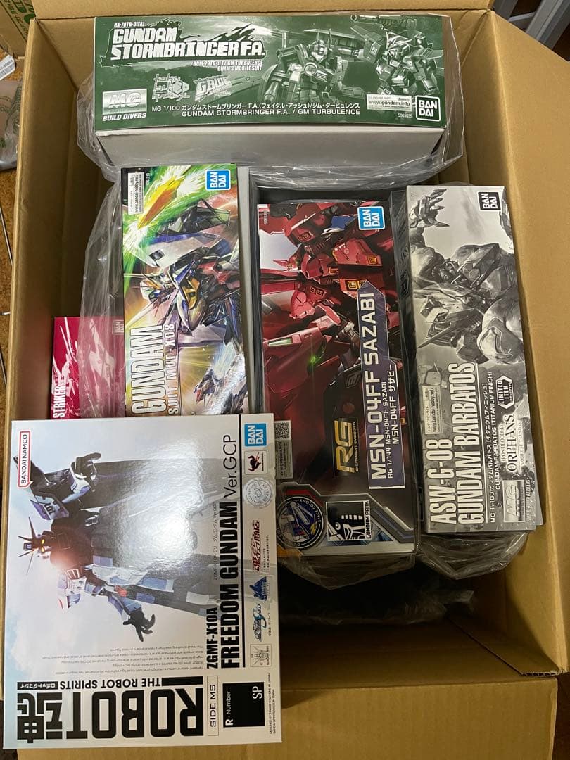 ガンプラ5種　フィギュア1種　まとめ売り